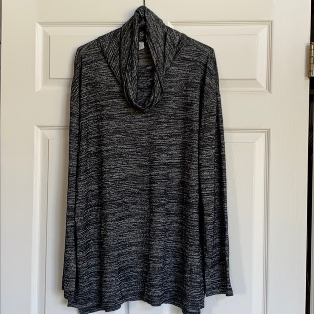 Gap sweater